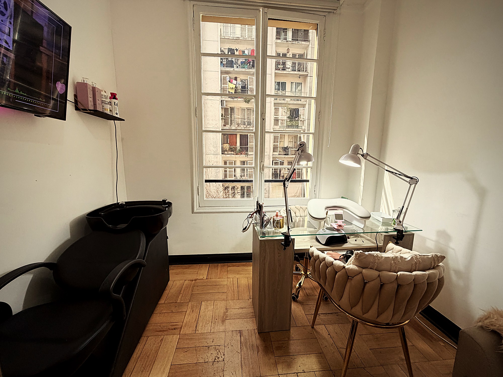Interior del salón Goldstudio
